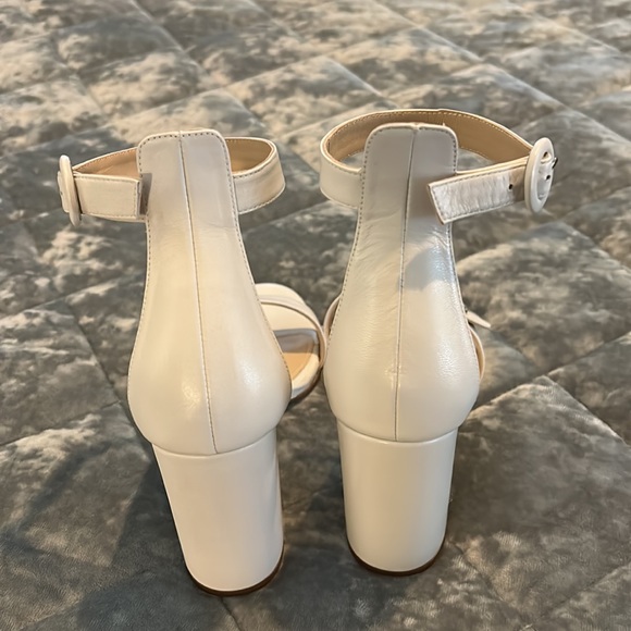 ELIE TAHARI BLOCK HEEL SANDAL - Picture 3 of 4